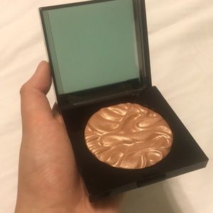Laura Mercier Face Illuminator Powder